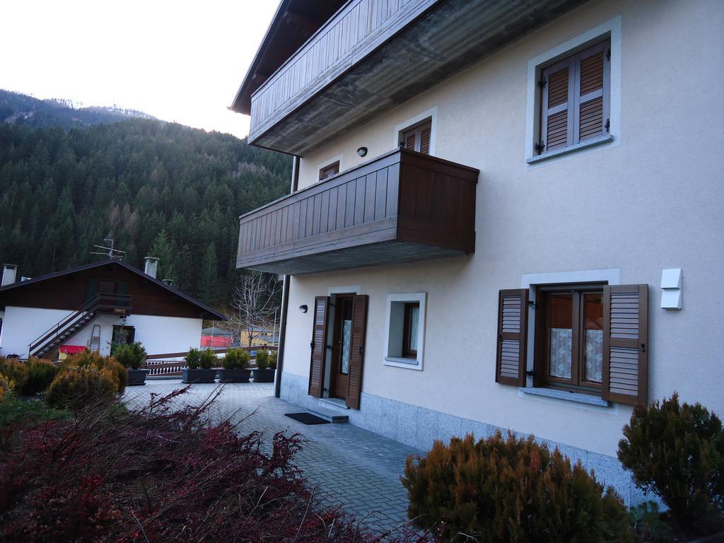 Casa Grazia Apartment Isolaccia Luaran gambar