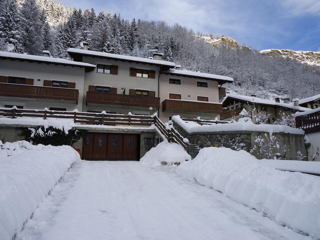 Casa Grazia Apartment Isolaccia Luaran gambar