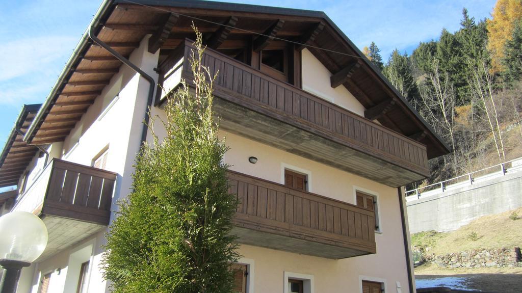 Casa Grazia Apartment Isolaccia Luaran gambar